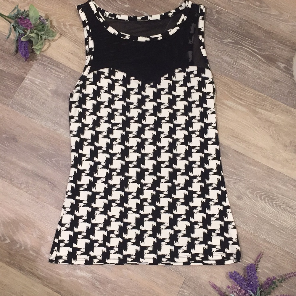 Express Sleeveless Shirt